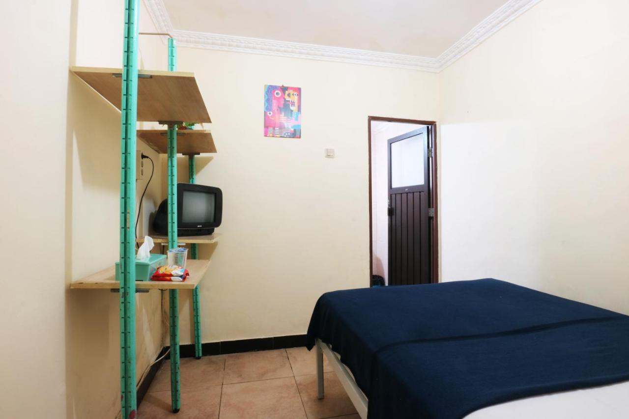 Wisma tamu Makaliwe Jakarta